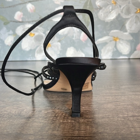 Vince Camuto Amarina heeled sandal, please refer to picture for size - Picture 10 of 16